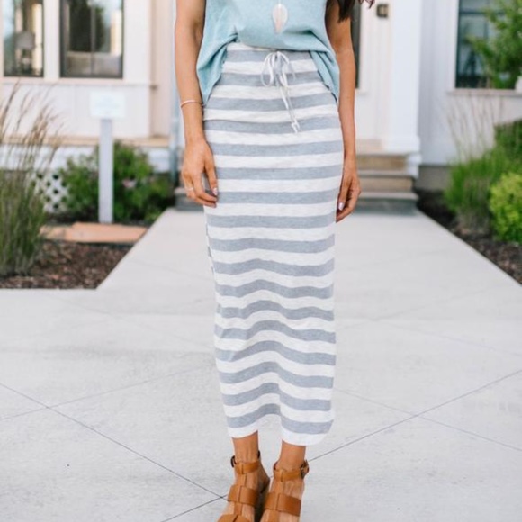 🔻PRICE DROP🔻Grey Striped Maxi Skirt - Picture 1 of 3